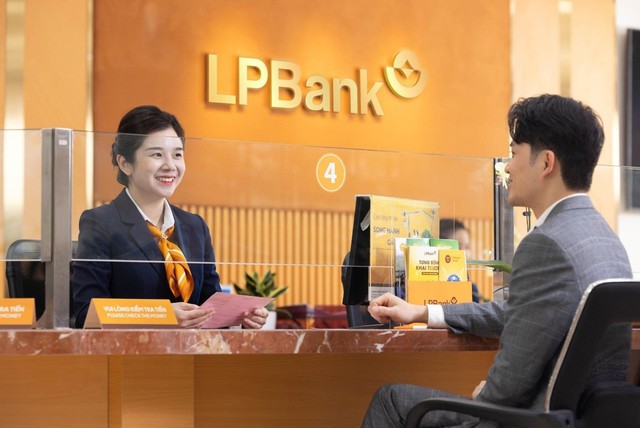 LPBank phát hành 3 lô trái phiếu trong 6 ngày - Ảnh 1.