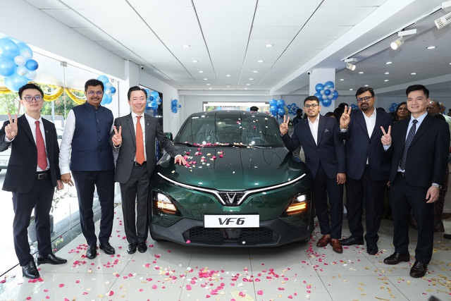 VinFast khai trương showroom lớn nhất tại Ấn Độ - Ảnh 1.