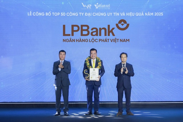 Tiếp đà tăng trưởng, LPBank thăng hạng trong hai giải thưởng uy tín năm 2025 - Ảnh 3.
