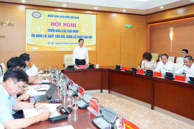 Chiều 4/8, Ngân hàng Nhà nước họp với các ngân hàng thương mại về vấn đề lãi suất- Ảnh 2.