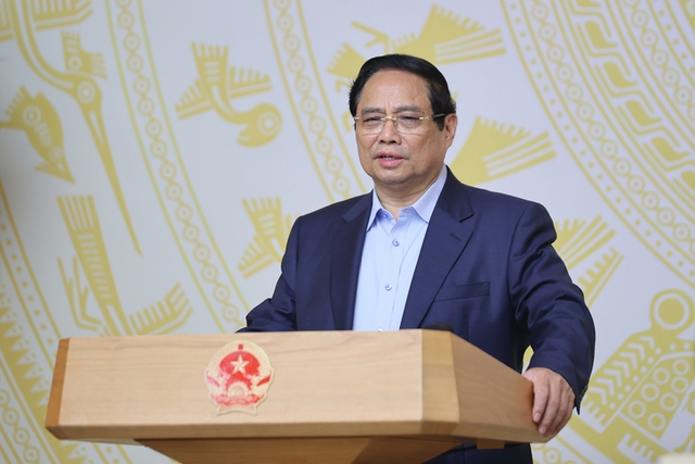 Thủ tướng: Chậm nhất tới 2027 phải có một số chip bán dẫn cần thiết - Ảnh 1.