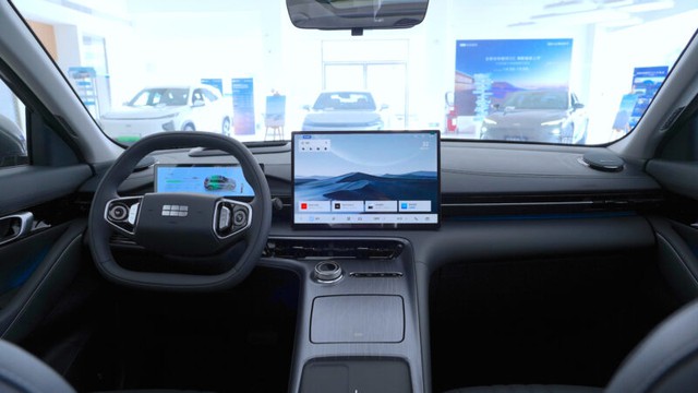 Hãng xe xây nhà máy 4.100 tỷ nâng cấp mẫu SUV vừa ra mắt tại Việt Nam: đi xa hơn 610 km nhưng giá vẫn giữ nguyên từ 400 triệu đồng- Ảnh 4. Hãng xe xây nhà máy 4.100 tỷ nâng cấp mẫu SUV vừa ra mắt tại Việt Nam: đi xa hơn 610 km nhưng giá vẫn giữ nguyên từ 400 triệu đồng- Ảnh 4.