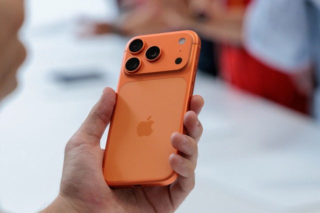 Bất chấp tranh cãi về thiết kế, iPhone 17 Pro và iPhone 17 Pro Max vẫn được dự báo "cháy hàng" tại Việt Nam - Ảnh 1.