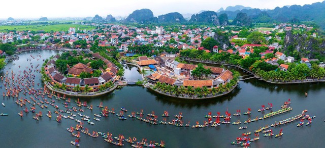 Phó Thủ tướng chỉ đạo “nóng” về sân bay quốc tế Ninh Bình, đường Vành đai 5, cao tốc CT01, Metro nối Hà Nội - Ninh Bình- Ảnh 1. Phó Thủ tướng chỉ đạo “nóng” về sân bay quốc tế Ninh Bình, đường Vành đai 5, cao tốc CT01, Metro nối Hà Nội - Ninh Bình- Ảnh 1.