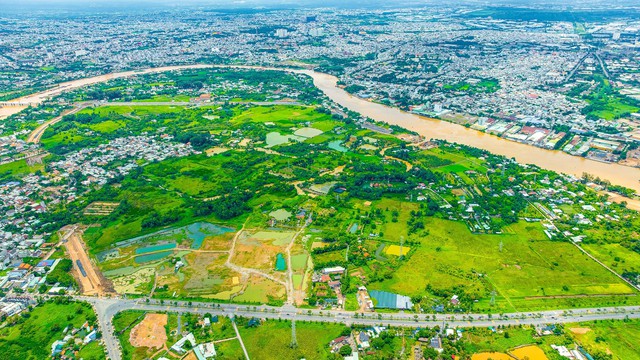 Từng bán nhà xã hội có giá đắt kỷ lục, Tập đoàn Him Lam bất ngờ cùng 5 chủ đầu tư rục rịch làm 7 dự án ở phía Nam- Ảnh 1. Từng bán nhà xã hội có giá đắt kỷ lục, Tập đoàn Him Lam bất ngờ cùng 5 chủ đầu tư rục rịch làm 7 dự án ở phía Nam- Ảnh 1.