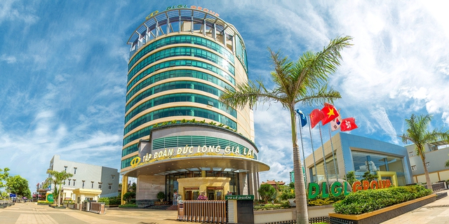 "Đại gia phố núi" ôm lỗ lũy kế hàng nghìn tỷ nhưng vẫn rót hơn 430 tỷ đồng thành lập loạt công ty điện gió, điện mặt trời- Ảnh 1. "Đại gia phố núi" ôm lỗ lũy kế hàng nghìn tỷ nhưng vẫn rót hơn 430 tỷ đồng thành lập loạt công ty điện gió, điện mặt trời- Ảnh 1.
