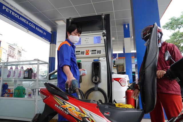 Giá xăng có thể tăng trở lại vào chiều 18/9 - Ảnh 1.