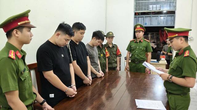 Phá chuyên án lừa đảo tiền ảo, thu giữ ô tô Mercedes và phong tỏa số tiền lớn - Ảnh 1.