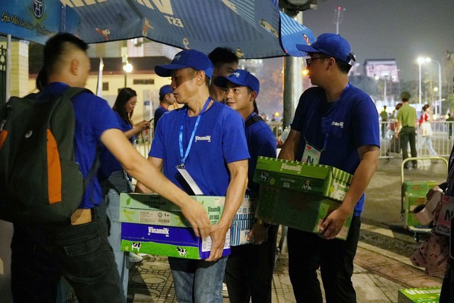 Vinamilk cùng Việt Nam rực rỡ trong ngày hội non sông - Ảnh 2.
