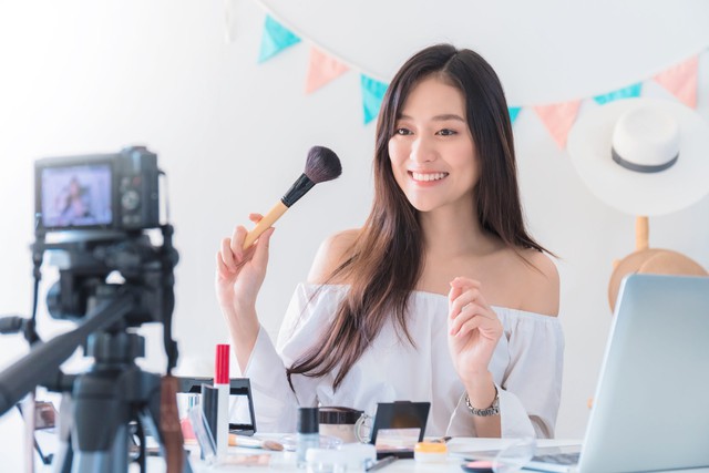 Đề xuất người bán hàng, livestream, tiếp thị liên kết phải định danh trên VNeID - Ảnh 2.