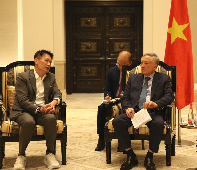 Phó Thủ tướng Nguyễn Hoà Bình làm việc với hai sàn giao dịch tiền mã hóa hàng đầu thế giới, đề nghị Binance mở trụ sở tại Đà Nẵng - Ảnh 2.