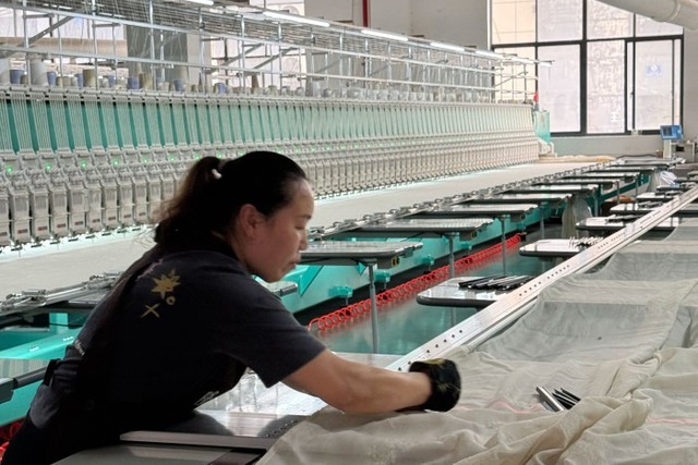 Trung Quốc đang ồ ạt đưa thứ này vào các nhà máy: Số lượng bằng nửa cả thế giới cộng lại, giúp quốc gia lội ngược dòng thần kỳ quy luật đi xuống của hàng loạt ngành sản xuất - Ảnh 2.