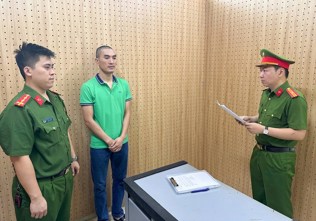 Khởi tố cựu nhân viên ngân hàng Nguyễn Anh Thế - Ảnh 1.