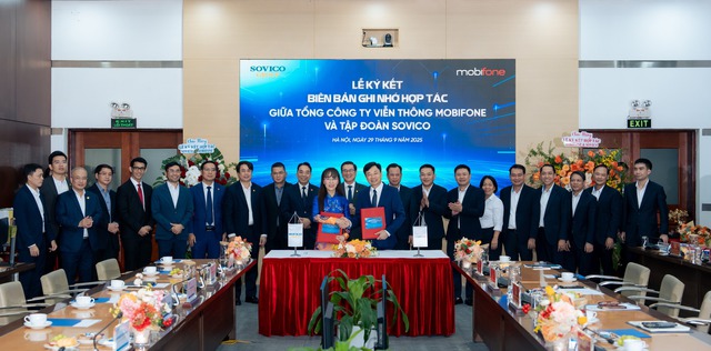 Tỷ phú Nguyễn Thị Phương Thảo bắt tay Chủ tịch Mobifone: Triển khai 5G cho đô thị thông minh, sân bay tích hợp hạ tầng trạm phát sóng - Ảnh 1.