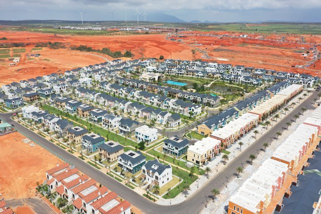 Novaland sau lời khẳng định sẽ tái sinh của ông Bùi Thành Nhơn: Loạt dự án tỷ USD được hồi sinh, “núi nợ” hơn 186.000 tỷ đồng vẫn đè nặng- Ảnh 2. Novaland sau lời khẳng định sẽ tái sinh của ông Bùi Thành Nhơn: Loạt dự án tỷ USD được hồi sinh, “núi nợ” hơn 186.000 tỷ đồng vẫn đè nặng- Ảnh 2.