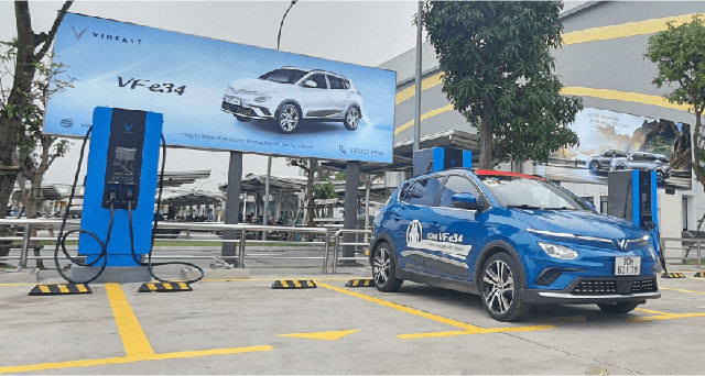 VinFast bất ngờ điều chỉnh giá pin thay thế ô tô điện: VF 9 giảm hơn 125 triệu đồng- Ảnh 1. VinFast bất ngờ điều chỉnh giá pin thay thế ô tô điện: VF 9 giảm hơn 125 triệu đồng- Ảnh 1.