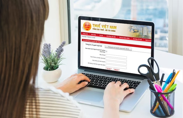 Hộ kinh doanh đăng kí tên chồng nhưng tiền chuyển vào tài khoản của vợ thì có vi phạm không? - Thuế TP.HCM trả lời - Ảnh 2.