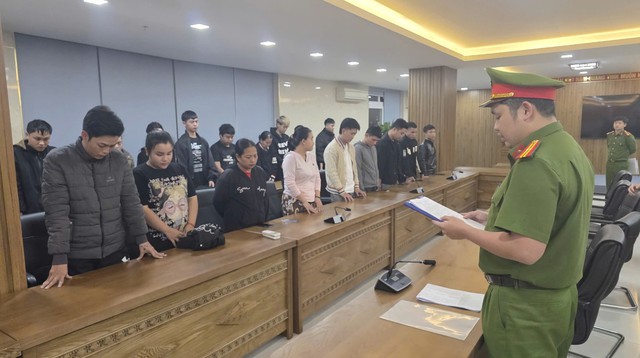 Triệt phá đường dây mua bán trái phép thông tin tài khoản ngân hàng, lừa đảo hàng nghìn tỷ đồng - Ảnh 1.