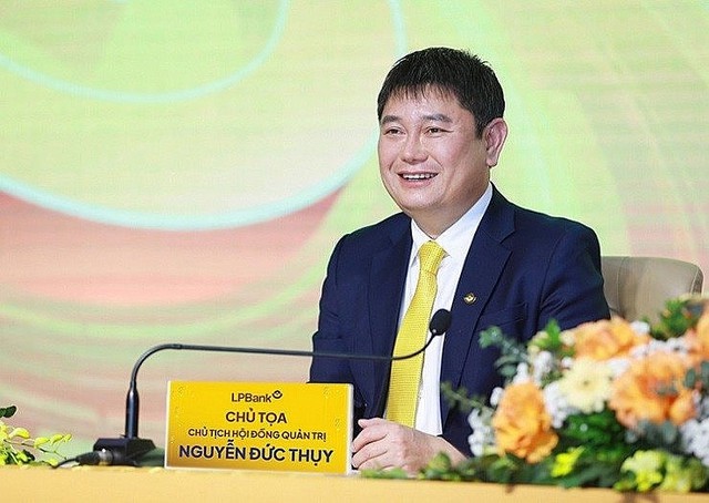 Chứng khoán LPBank lên kế hoạch IPO gần 130 triệu cổ phiếu, con trai Bầu Thụy được đề cử vào HĐQT - Ảnh 1.