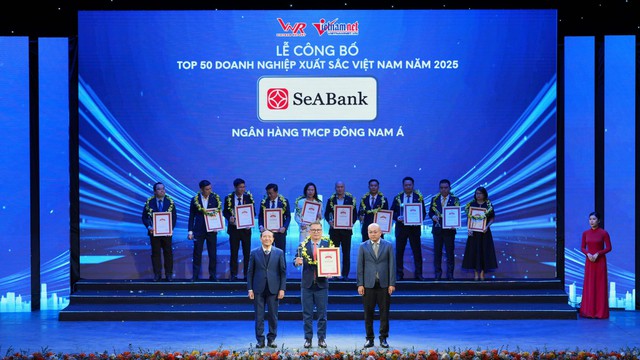 Hai giải thưởng uy tín ghi nhận chiến lược phát triển bền vững của SeABank - Ảnh 1.