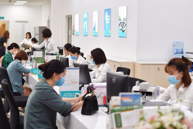 Từ 1/1/2026, ngân hàng không chấp nhận các loại giấy tờ tùy thân nào?- Ảnh 1.