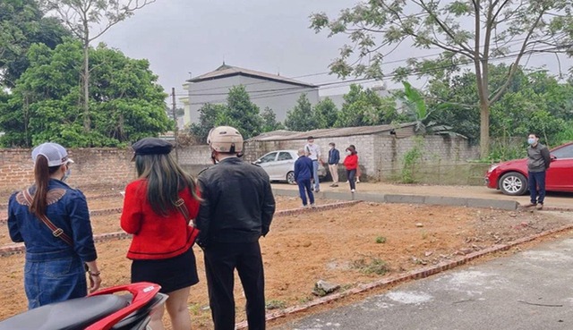 "Đủ đỉnh" đất từ cơn sốt 2021-2022, nhà đầu tư vẫn chưa về bờ than: "Giá như không bỏ 3 tỷ đồng mua mảnh đất 2.800m2 thì đã có vốn đầu tư vàng, bạc" - Ảnh 3.