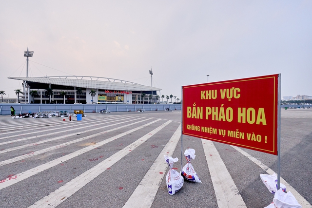 Nóng nhất Hà Nội hôm nay: Sun Group chuẩn bị 950 giàn phun, 4.400 ống pháo hỏa thuật cùng 4.600 pháo hoa nổ tầm cao, sẵn sàng cho “concert pháo hoa quốc gia”- Ảnh 13.