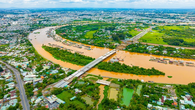 Cây cầu nghìn tỷ nối trung tâm tỉnh Đồng Nai với siêu dự án 72.000 tỷ của Sun Group sắp thông xe - Ảnh 1.