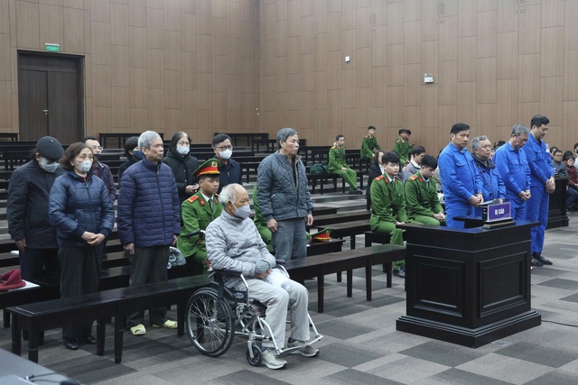 Cựu Tổng giám đốc Vicem khai gì về việc nhận tiền của cấp dưới - Ảnh 1.