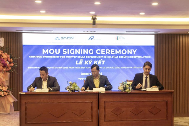 Tỷ phú Trần Đình Long tiếp tục làm điện mặt trời áp mái: Bắt tay cùng "ông lớn" Ấn Độ có 7,5 GW năng lượng tái tạo trên toàn cầu - Ảnh 2.