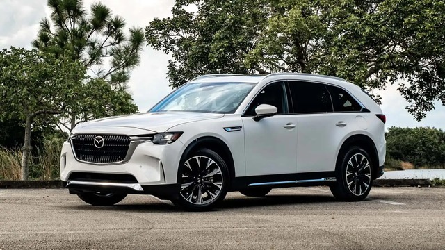 Hãng xe Nhật đầu tiên bán xe PHEV tại Việt Nam: Nhập khẩu nguyên chiếc, giá dự kiến khoảng 2,5 tỷ đồng - Ảnh 1.