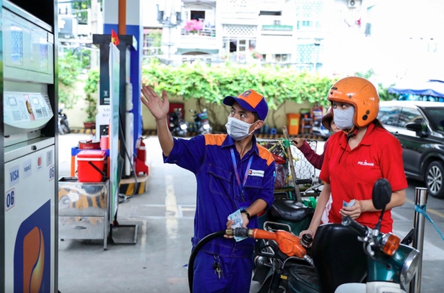 Giá xăng có thể tiếp tục giảm vào chiều 8/1 - Ảnh 1.