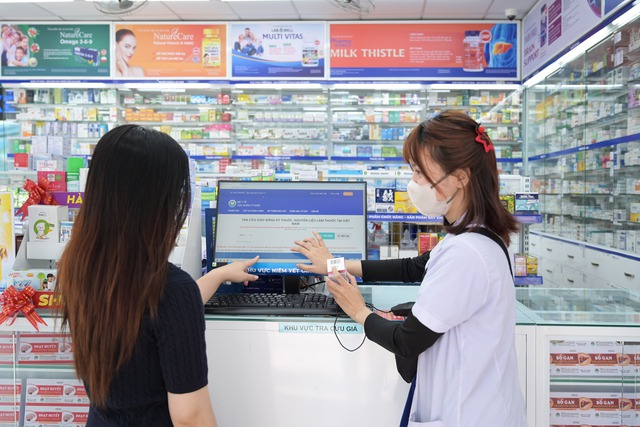 Long Châu đón khách hàng thứ 33 triệu: Cột mốc tự hào trên hành trình kiên tâm chăm sóc sức khỏe Việt Nam - Ảnh 3.