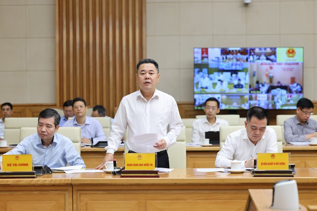 Phó Thống đốc công bố số liệu mới nhất về dư nợ bất động sản: Chiếm hơn 1/4 dư nợ toàn nền kinh tế - Ảnh 1.