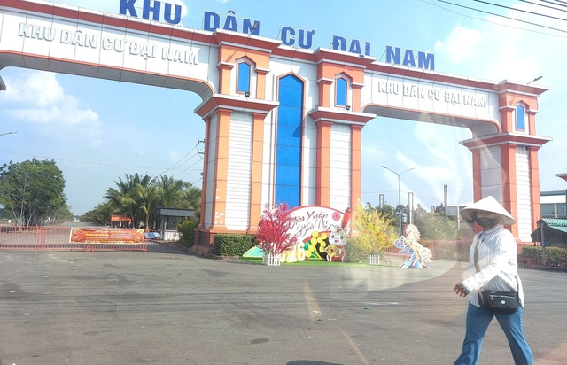 KDC Đại Nam gần 100 ha của vợ chồng bà Nguyễn Phương Hằng từng xôn xao một thời, nay vẫn là bãi đất trống, bị đem thế chấp và bán hụt nhiều lần - Ảnh 1.