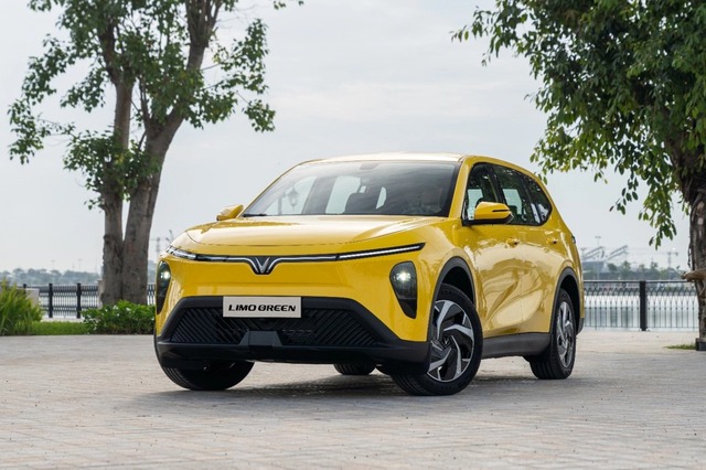 Phát hiện chấn động, doanh số cộng dồn của 3 hãng xe xăng đứng đầu thị trường vẫn thua 1 hãng xe điện - Ảnh 1.