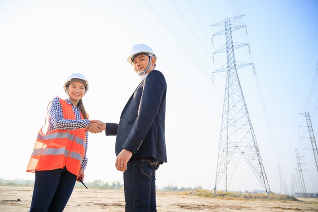 ABBank tung gói tín dụng 4.000 tỷ cho vay DN đầu tư hạ tầng, giao thông và công nghệ chiến lược, lãi suất giảm 1% - Ảnh 1.