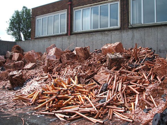 Chuyên gia nói về đầu tư Đồng: Không chỉ ngân hàng, cả những doanh nghiệp phế liệu ở Đồng Kỵ hay các bà ve chai cũng theo dõi sát giá quốc tế - Ảnh 3.