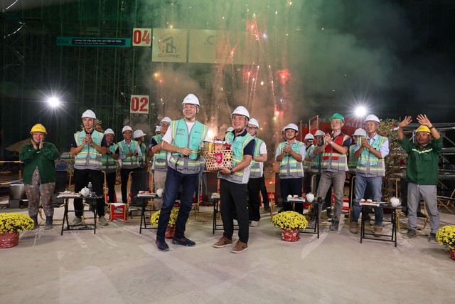 Xuyên Tết không nghỉ: Lãnh đạo công ty xây dựng top đầu Việt Nam cùng hơn 3.500 công nhân và kỹ sư đón Tết tại hai đại công trường phục vụ APEC 2027- Ảnh 1.