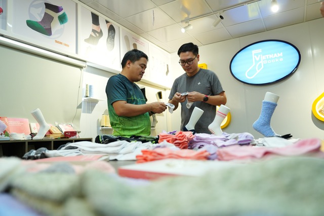 CEO sinh năm 1991 đứng sau startup gọi vốn nhiều nhất 2025: Khách hàng ủng hộ vì muốn thời trang Việt vươn xa như Uniqlo, Adidas và Nike - Ảnh 3.