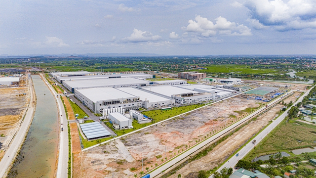 Nhắm tới mốc 1 tỷ USD trong năm 2026, ‘ông trùm’ khu công nghiệp Thái Lan đề nghị Quảng Ninh hỗ trợ nhiều việc quan trọng - Ảnh 1.