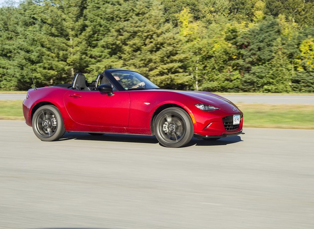 Mazda chơi lớn quá: Vừa nhận cọc CX-90 giá 2,5 tỷ lại sắp bán thêm một mẫu xe mui trần cho dân chơi, giá dự kiến không dưới 1,3 tỷ - Ảnh 2.