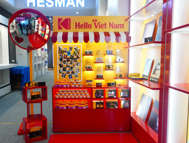 Sau hơn 10 năm rút lui, Kodak quay lại Việt Nam với máy ảnh film và compact giá từ 1,59 triệu đồng - Ảnh 2.