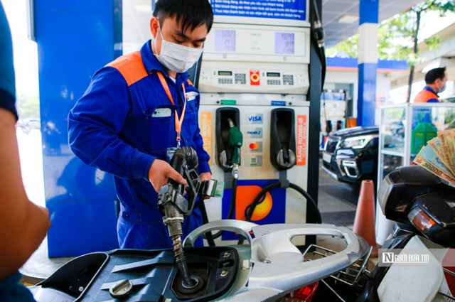 Điều hành giá xăng dầu kết hợp giữa việc bình ổn và điều chỉnh giá trong nước - Ảnh 1.