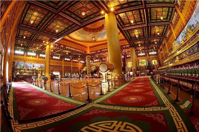 Khu du lịch Đại Nam của vợ chồng bà Nguyễn Phương Hằng có khu đền thờ rộng 5.000m2 được dát vàng 24K, từng lập kỷ lục lớn nhất Việt Nam - Ảnh 4.