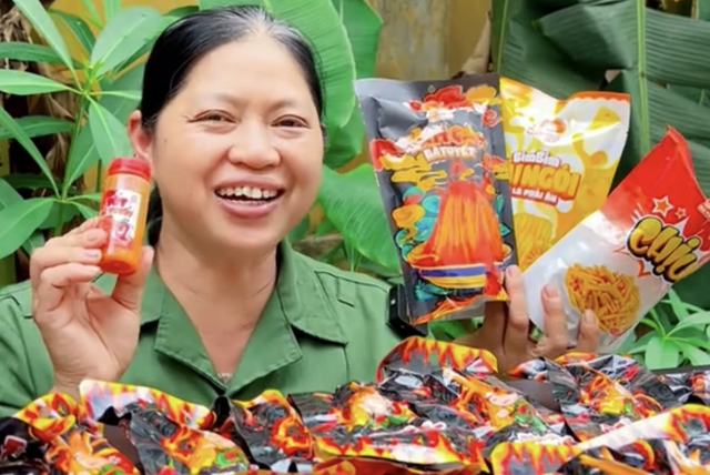 Người phụ nữ bán đồ ăn vặt thu 260 tỷ đồng mỗi năm trên sàn thương mại điện tử - Ảnh 2.