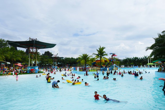 Khu du lịch Đại Nam của vợ chồng bà Nguyễn Phương Hằng sở hữu biển nhân tạo rộng hơn 21ha, lớn bậc nhất Việt Nam, có sức chứa lên đến 30.000 du khách- Ảnh 4. Khu du lịch Đại Nam của vợ chồng bà Nguyễn Phương Hằng sở hữu biển nhân tạo rộng hơn 21ha, lớn bậc nhất Việt Nam, có sức chứa lên đến 30.000 du khách- Ảnh 4.