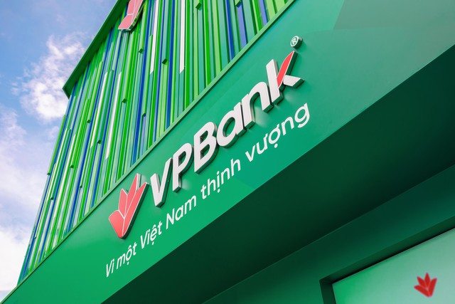 VPBank vừa tiếp tục tăng lãi suất tiết kiệm trên toàn hệ thống, mức cao nhất lên trên 7%/năm - Ảnh 1.