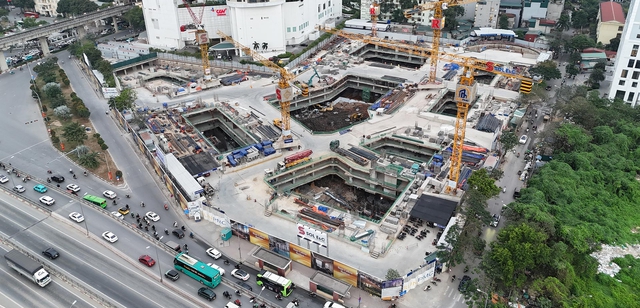 Vừa sang tay Sun Group, dự án tại “đất vàng” 3 mặt tiền bỏ hoang nhiều năm lập tức trở thành đại công trường - Ảnh 1.