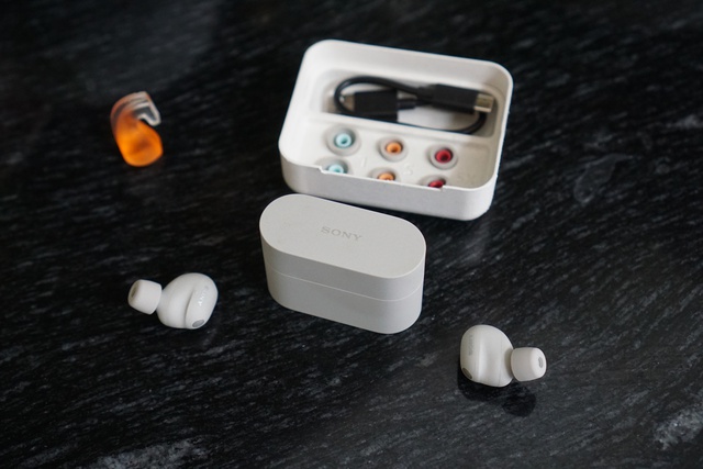 Dùng thử Sony WF-1000XM6: Tai nghe true wireless tiệm cận chuẩn mực hoàn hảo - Ảnh 1.